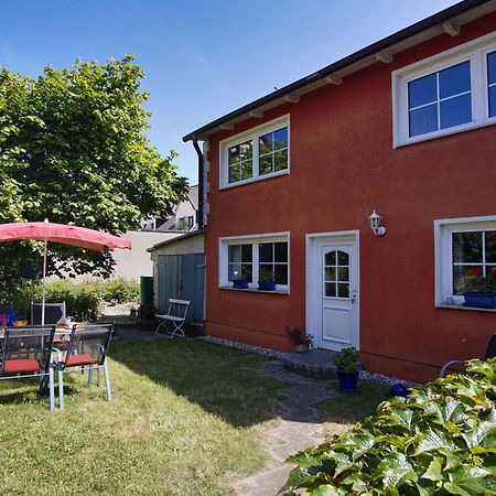 Zentral Aber Ruhig, Terrasse Mit Viel Gruen - Strandnahes Ferienhaus Luki Goehren  Zewnętrze zdjęcie