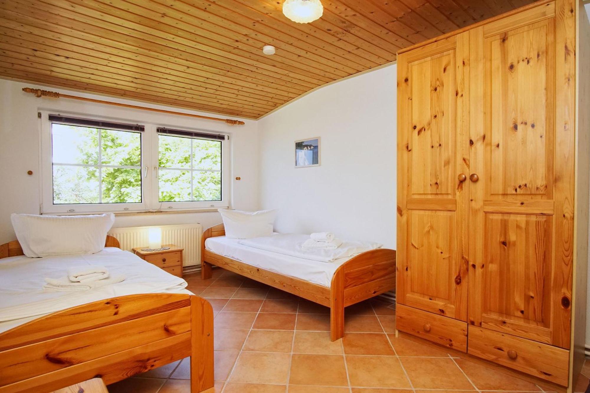 Zentral Aber Ruhig, Terrasse Mit Viel Gruen - Strandnahes Ferienhaus Luki Goehren  Zewnętrze zdjęcie